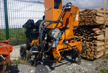 cultivateur pellenc vigne travail sous le rang a saint emilion